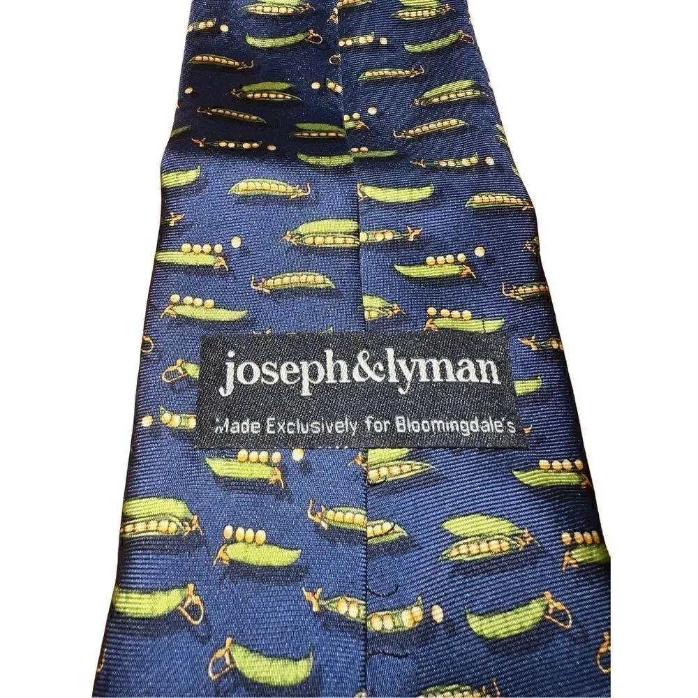 Joseph Lyman for Bloomingdales Pea Pod Handmade in Italy Necktie
